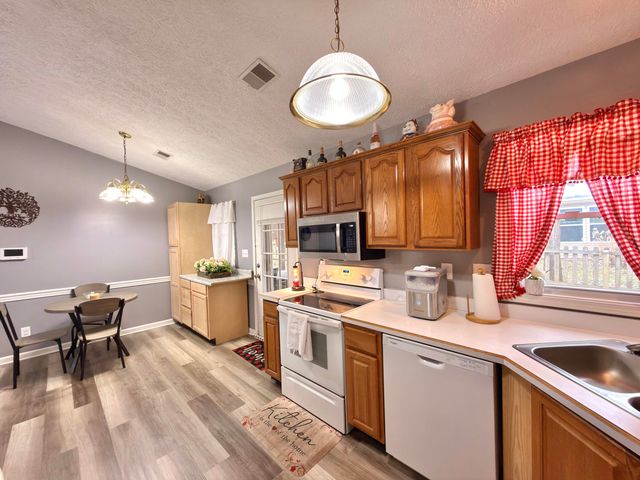 551 Old Peacock Road, Paris, KY 40361