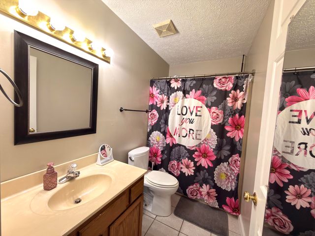 551 Old Peacock Road, Paris, KY 40361