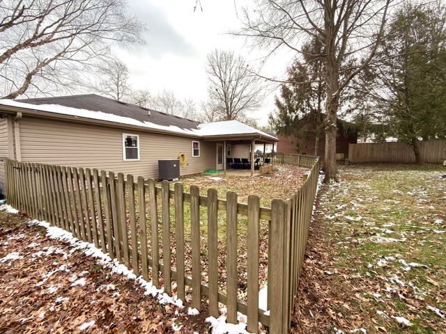 551 Old Peacock Road, Paris, KY 40361