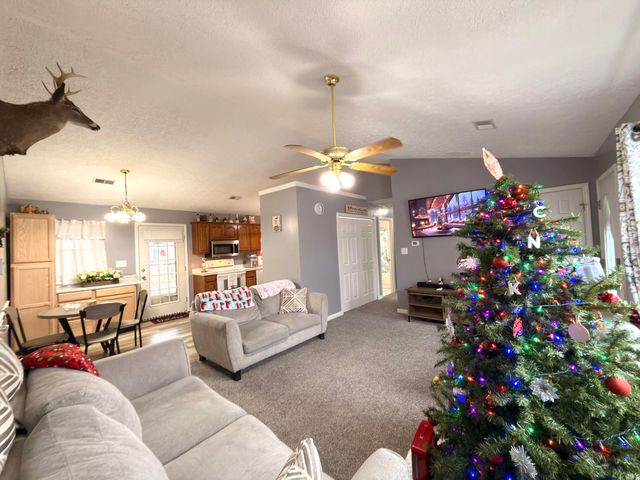 551 Old Peacock Road, Paris, KY 40361