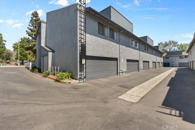 900 W Sierra Madre 44, Azusa, CA 91702
