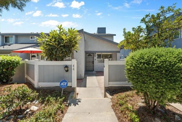 900 W Sierra Madre 44, Azusa, CA 91702