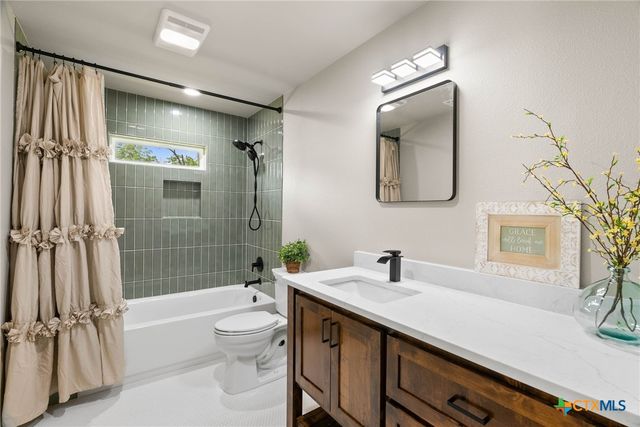 547 N Central Avenue, New Braunfels, TX 78130