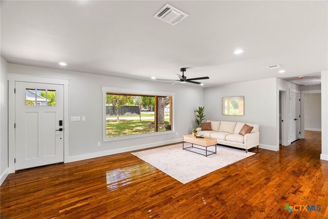 547 N Central Avenue, New Braunfels, TX 78130