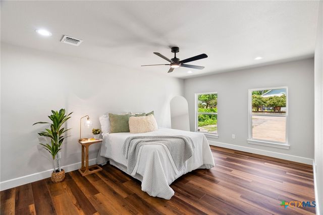 547 N Central Avenue, New Braunfels, TX 78130