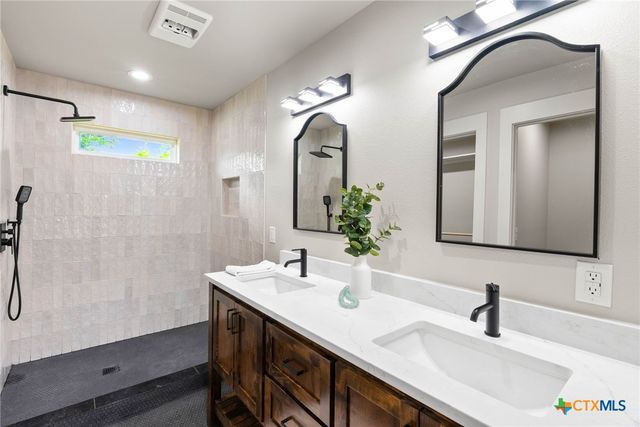 547 N Central Avenue, New Braunfels, TX 78130