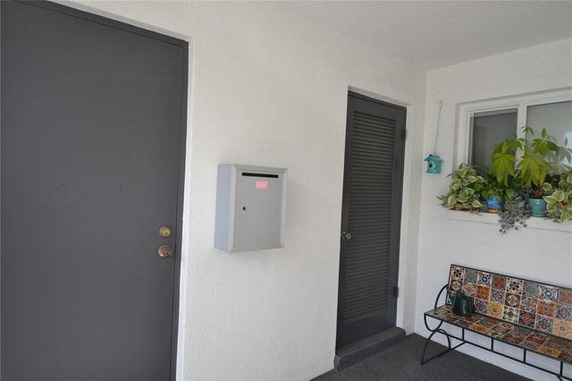 2944 W BAY DRIVE 105, Belleair Bluffs, FL 33770