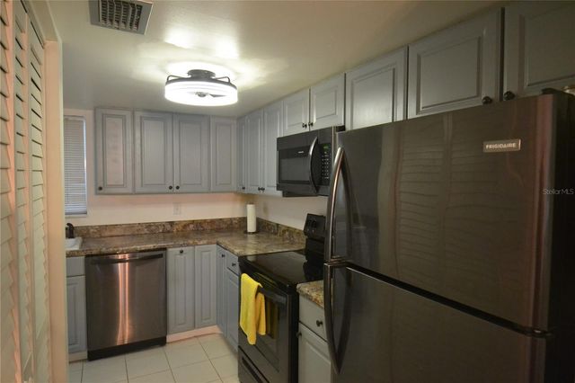 2944 W BAY DRIVE 105, Belleair Bluffs, FL 33770
