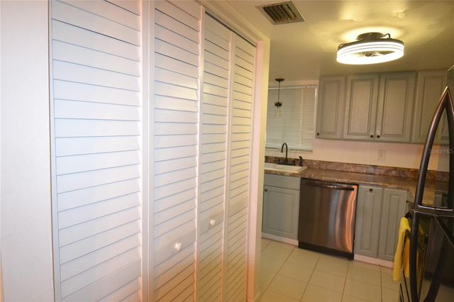 2944 W BAY DRIVE 105, Belleair Bluffs, FL 33770