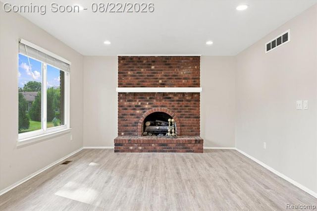 6874 Little Creek Drive, Troy, MI 48085
