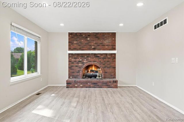 6874 Little Creek Drive, Troy, MI 48085
