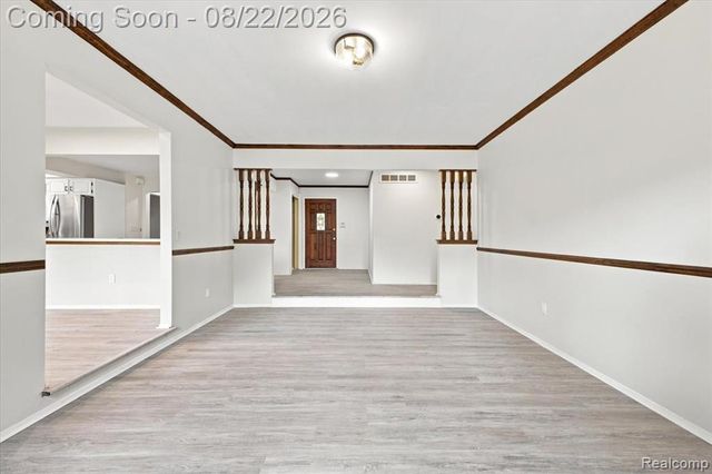 6874 Little Creek Drive, Troy, MI 48085