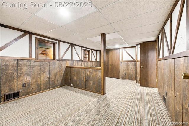 6874 Little Creek Drive, Troy, MI 48085