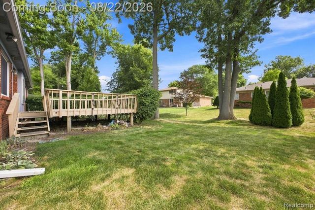 6874 Little Creek Drive, Troy, MI 48085
