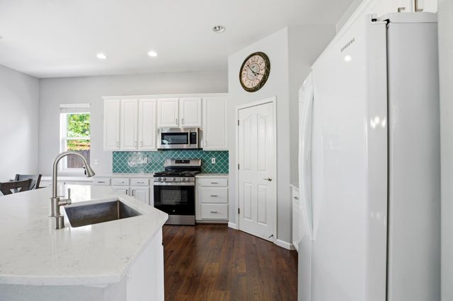588 Bob Way, Ripon, CA 95366