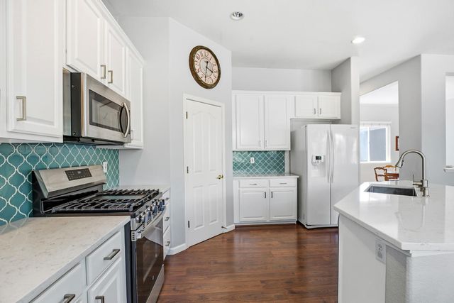 588 Bob Way, Ripon, CA 95366