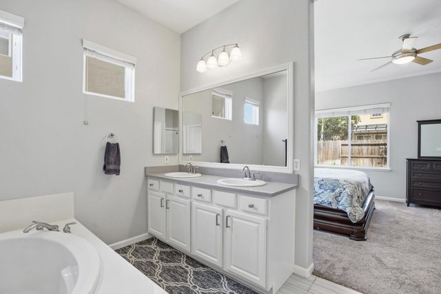 588 Bob Way, Ripon, CA 95366