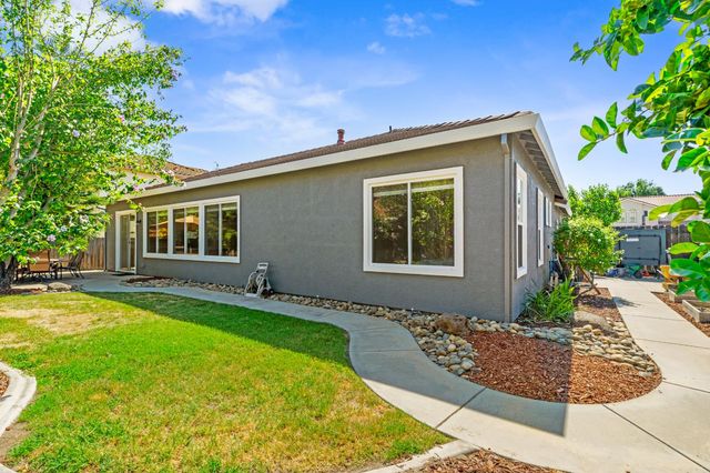 588 Bob Way, Ripon, CA 95366
