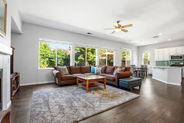 588 Bob Way, Ripon, CA 95366