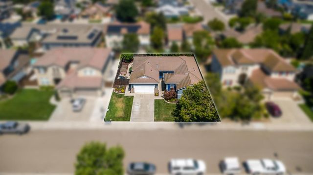 588 Bob Way, Ripon, CA 95366