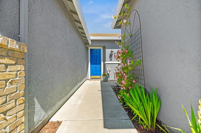 588 Bob Way, Ripon, CA 95366