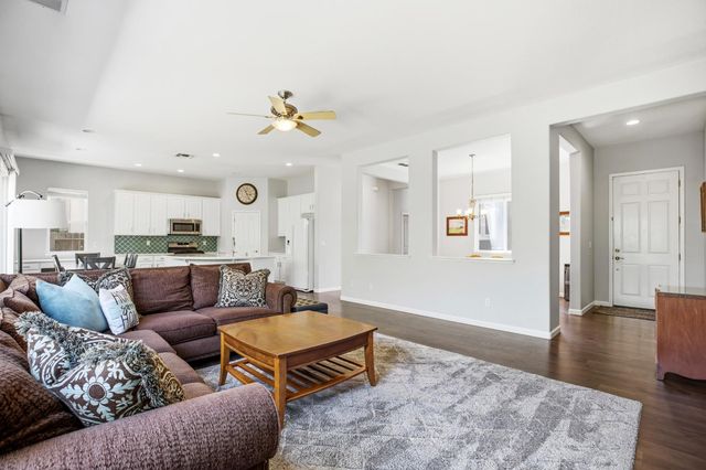 588 Bob Way, Ripon, CA 95366