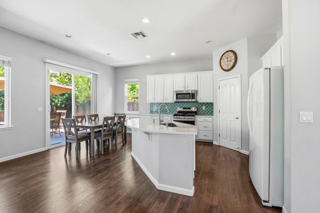 588 Bob Way, Ripon, CA 95366