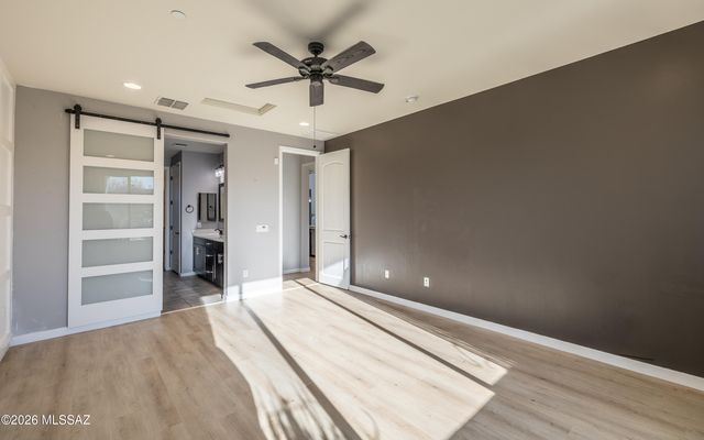 5846 S Clonmellon Avenue, Tucson, AZ 85747