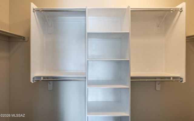 5846 S Clonmellon Avenue, Tucson, AZ 85747