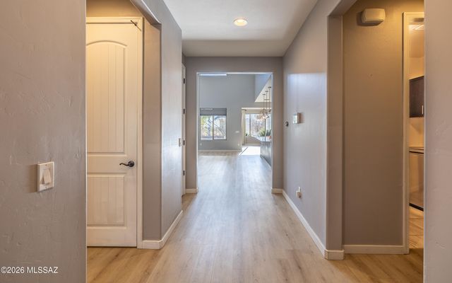 5846 S Clonmellon Avenue, Tucson, AZ 85747