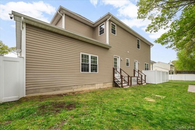 8 Manhattan Avenue, Centereach, NY 11720