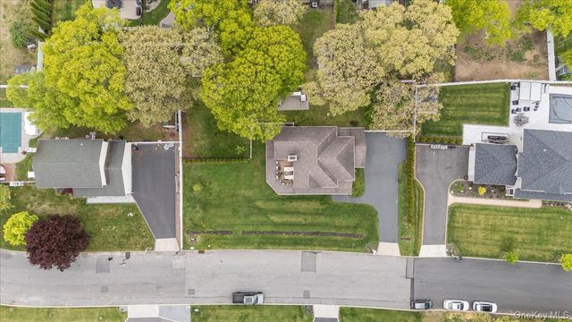 8 Manhattan Avenue, Centereach, NY 11720