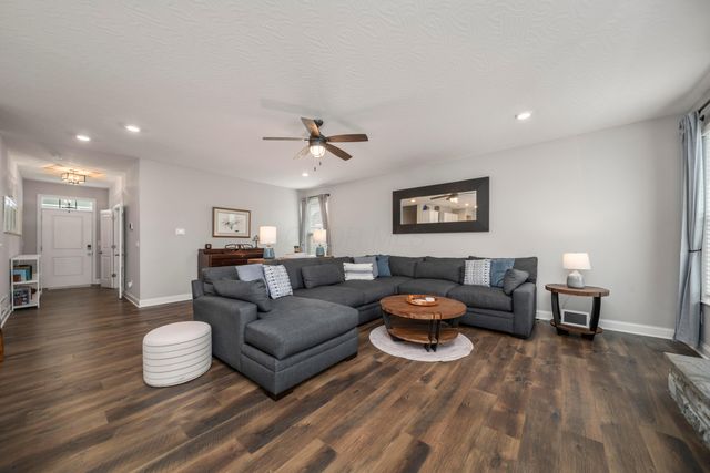 288 Mahogany Lane, Commercial Point, OH 43116