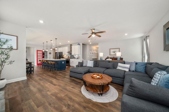 288 Mahogany Lane, Commercial Point, OH 43116