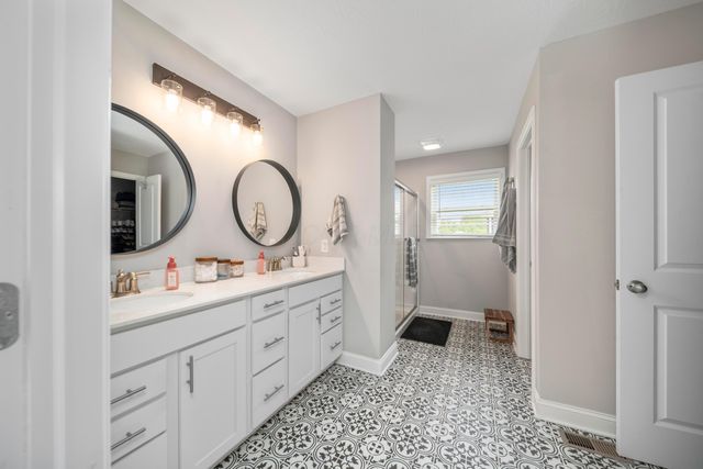 288 Mahogany Lane, Commercial Point, OH 43116