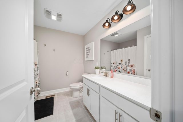 288 Mahogany Lane, Commercial Point, OH 43116