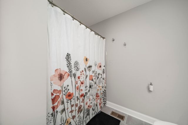 288 Mahogany Lane, Commercial Point, OH 43116
