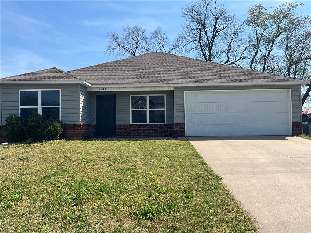 3325 Barnevelder Cove, Springdale, AR 72764