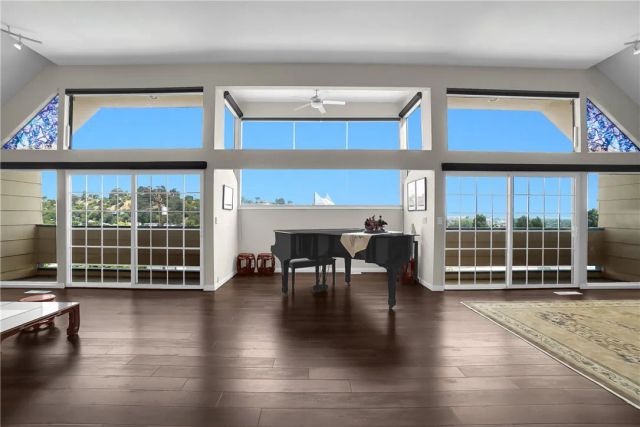 1020 De La Fuente Street, Monterey Park, CA 91754