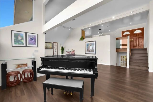 1020 De La Fuente Street, Monterey Park, CA 91754