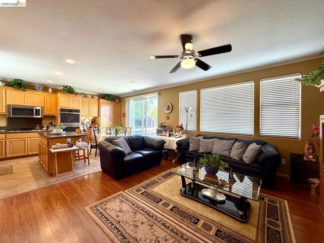 2084 Schell Mountain Way, Antioch, CA 94531