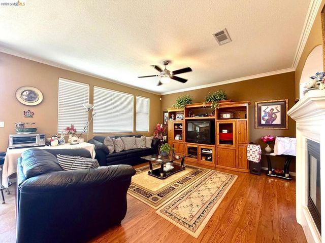 2084 Schell Mountain Way, Antioch, CA 94531