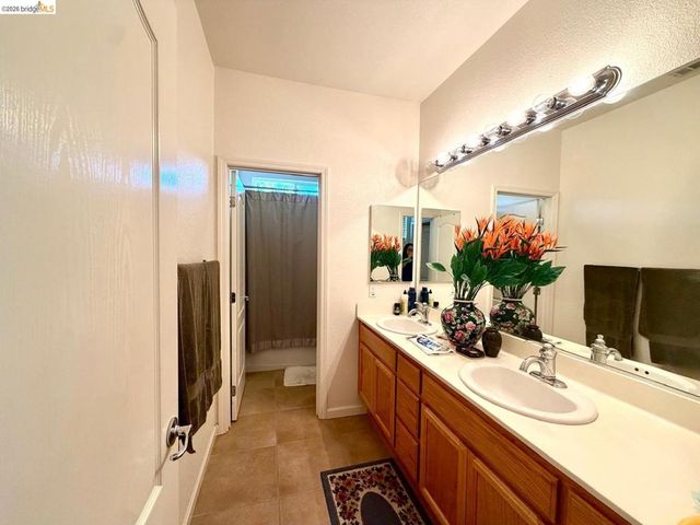 2084 Schell Mountain Way, Antioch, CA 94531