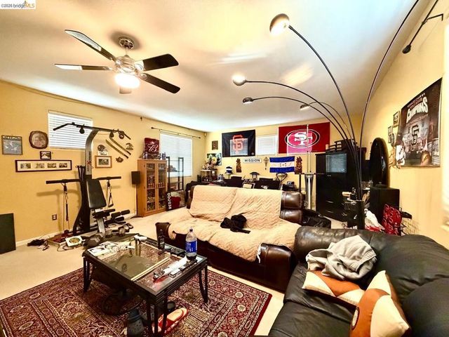 2084 Schell Mountain Way, Antioch, CA 94531