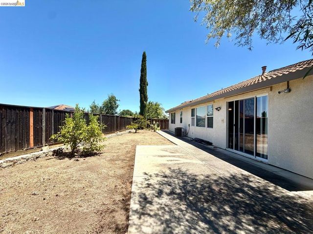 2084 Schell Mountain Way, Antioch, CA 94531