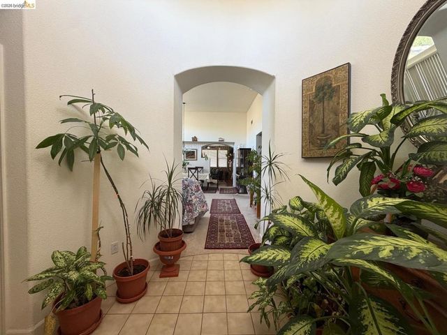 2084 Schell Mountain Way, Antioch, CA 94531