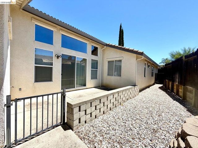 2084 Schell Mountain Way, Antioch, CA 94531