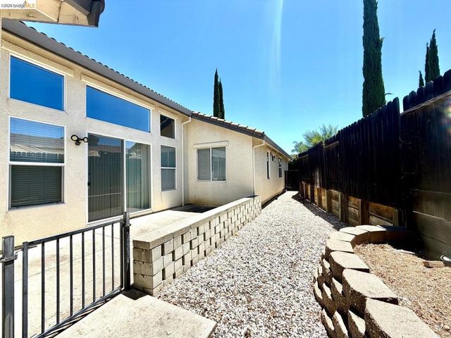 2084 Schell Mountain Way, Antioch, CA 94531