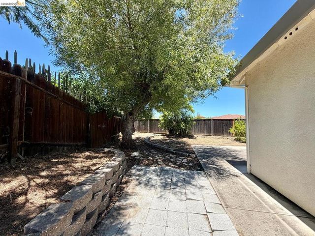 2084 Schell Mountain Way, Antioch, CA 94531