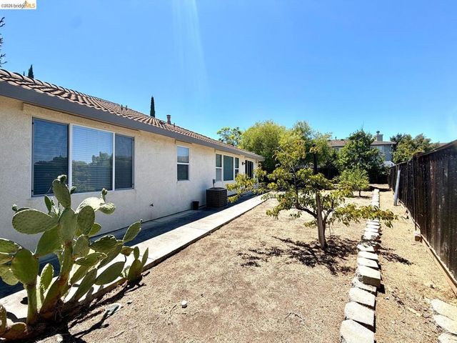 2084 Schell Mountain Way, Antioch, CA 94531
